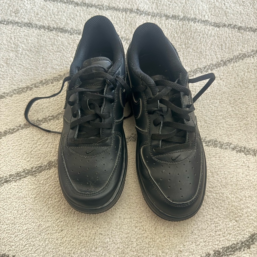NIKE AIR FORCE 1s SZ 3Y